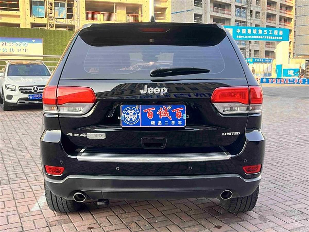 Jeep 大切諾基  2017款 3.0L 舒享導(dǎo)航版圖片