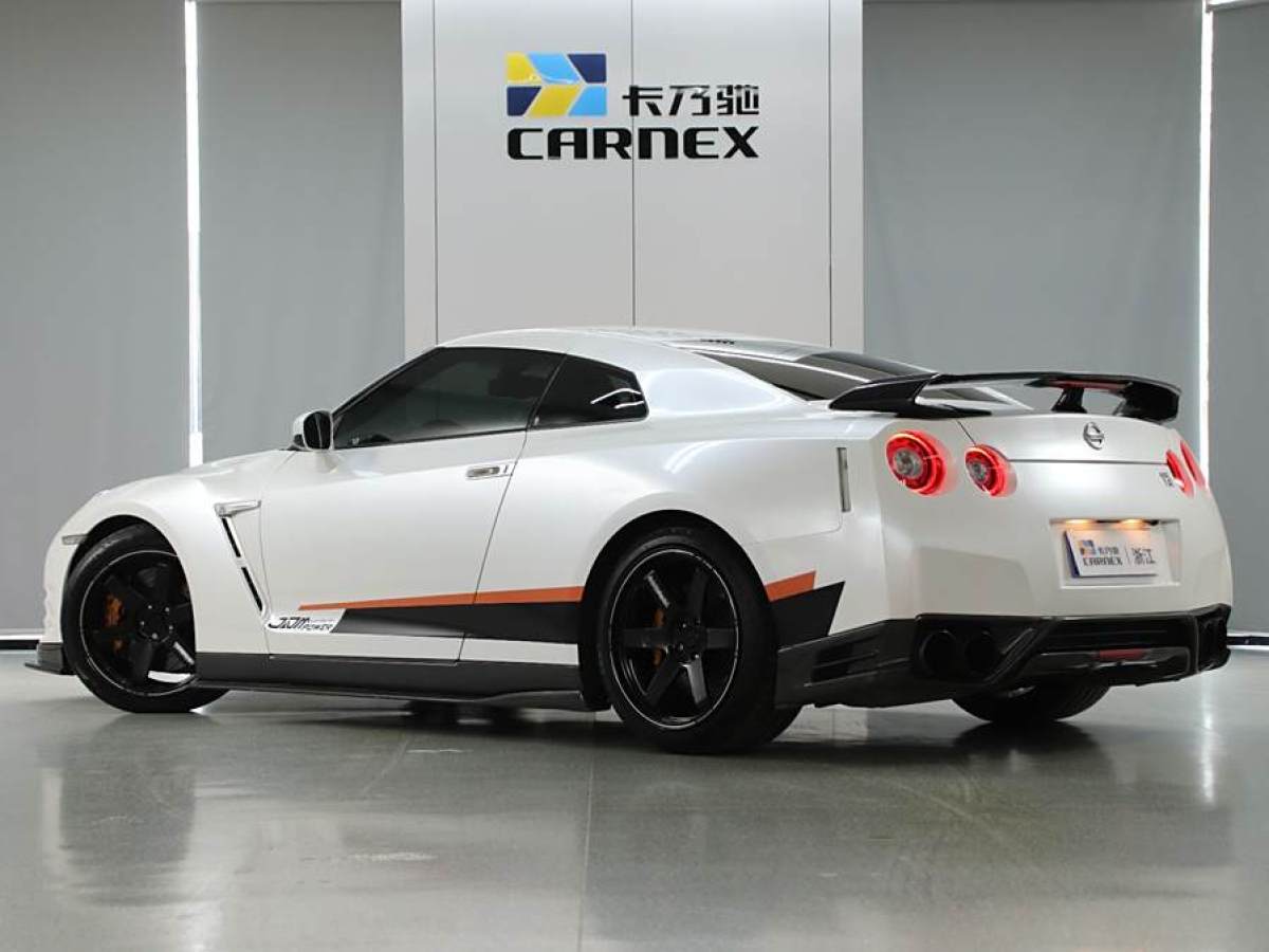 日產(chǎn) GT-R  2015款 3.8T 豪華棕紅內(nèi)飾版圖片