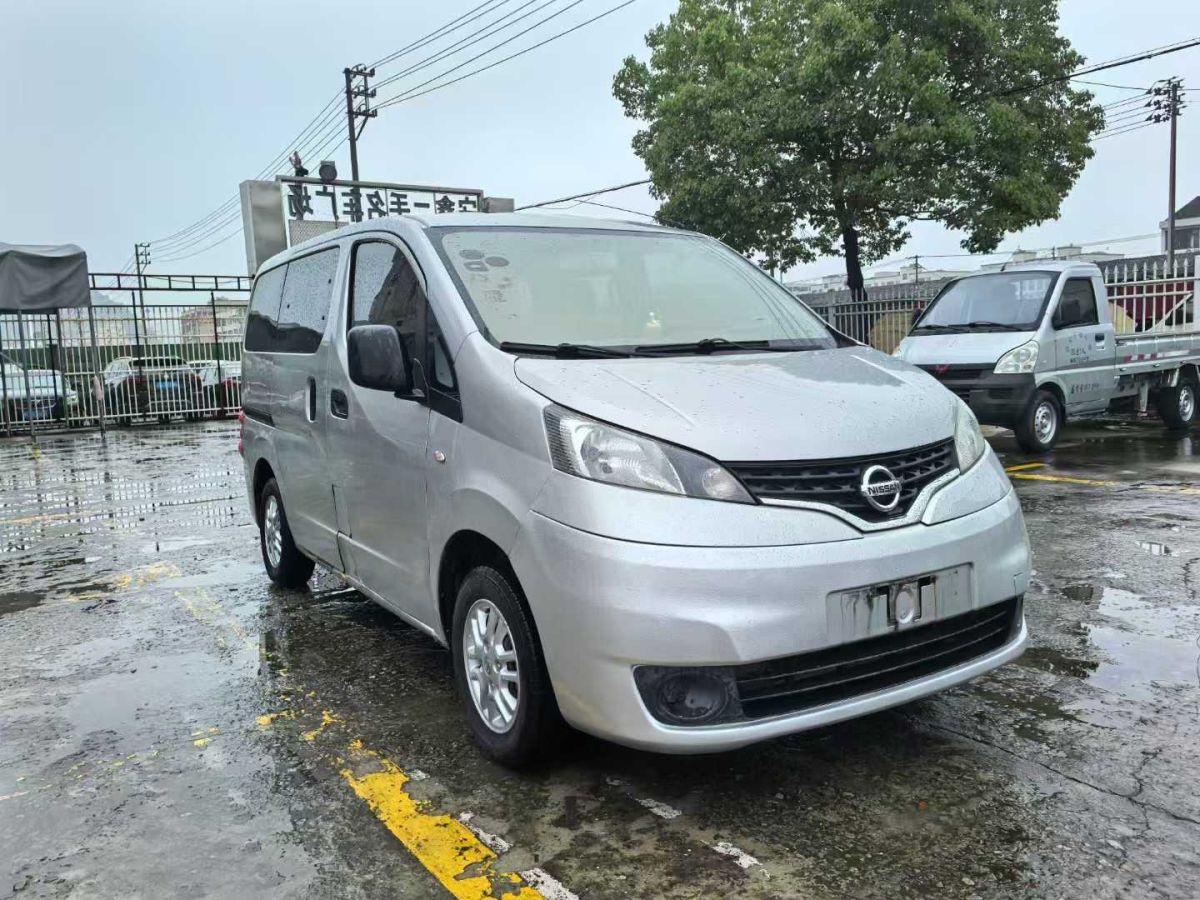 日產(chǎn) NV200  2011款 1.6L 223座 尊貴型圖片