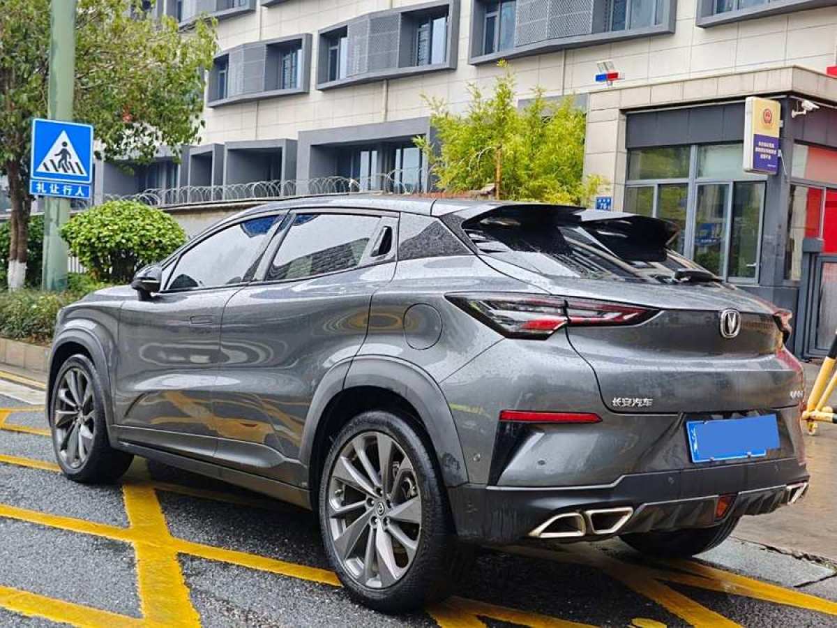 長(zhǎng)安 UNI-T  2020款 1.5T 旗艦型圖片