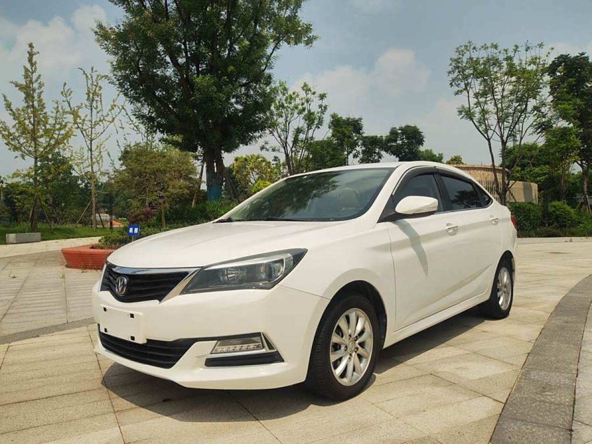 長(zhǎng)安 悅翔V7  2016款 1.6L 手動(dòng)樂(lè)享型 國(guó)V圖片