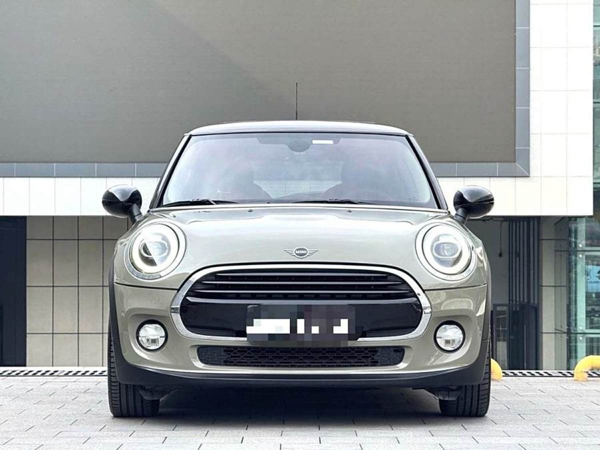 MINI COUNTRYMAN  2018款 1.5T COOPER 藝術(shù)家圖片