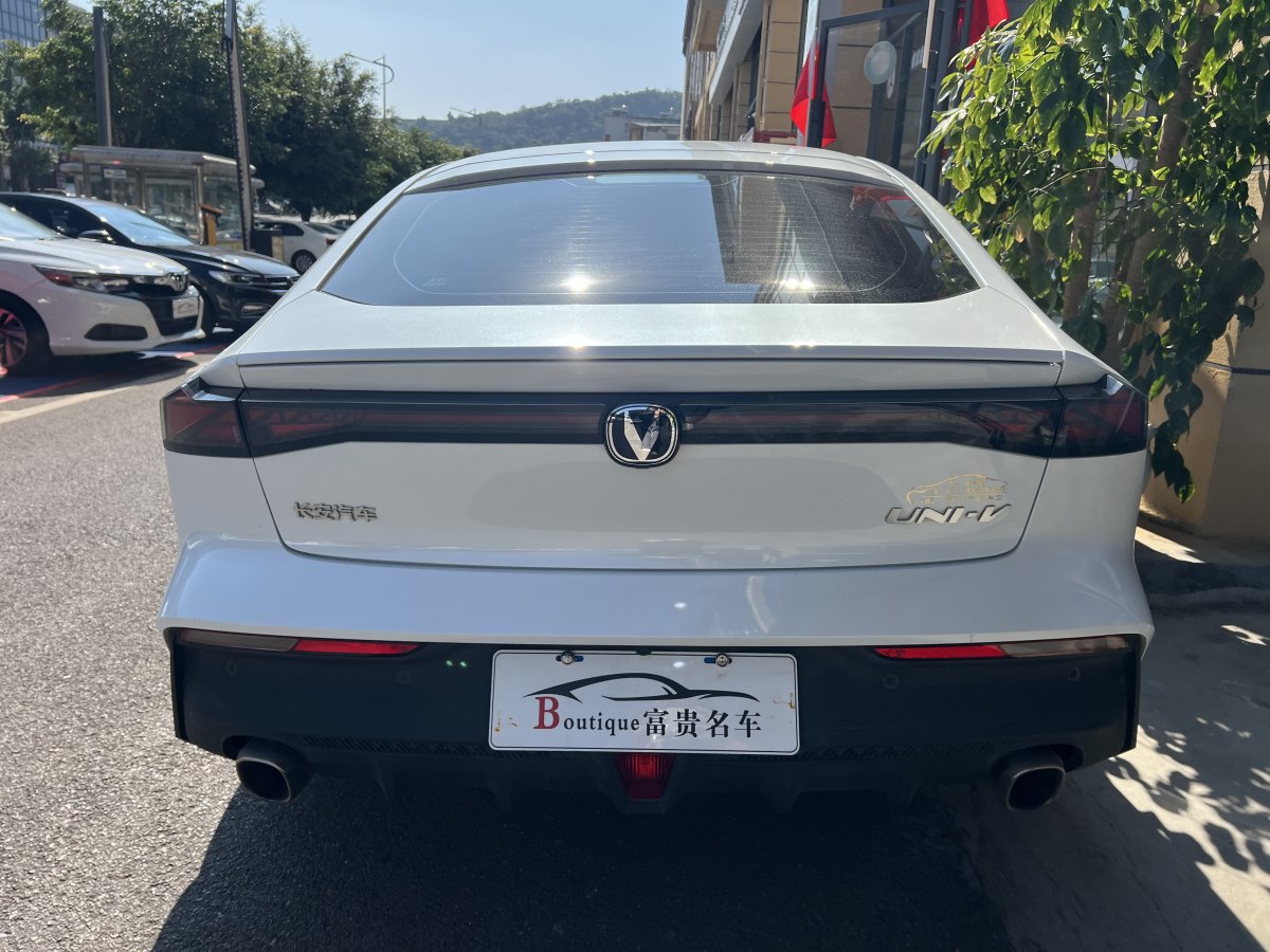 長(zhǎng)安 長(zhǎng)安UNI-V  2022款 1.5T 運(yùn)動(dòng)版圖片