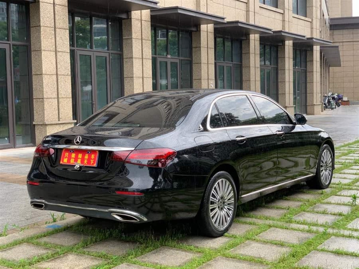 奔馳 奔馳E級  2022款 改款 E 300 L 時尚型圖片