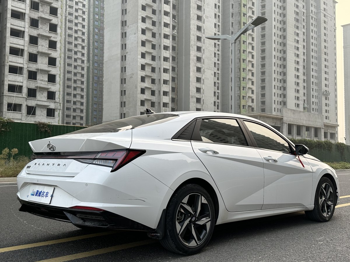 現(xiàn)代 伊蘭特  2021款 1.5L LUX尊貴版圖片