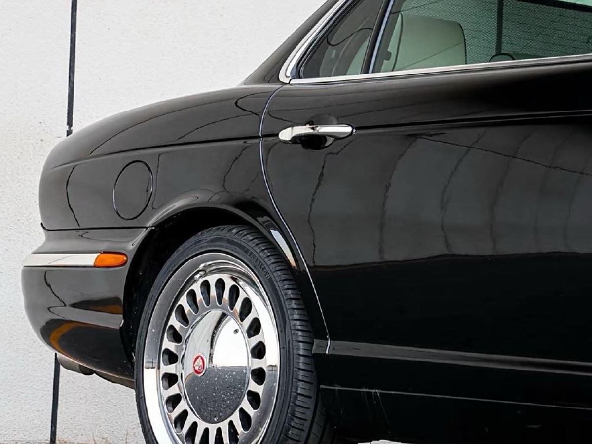 捷豹 XJ  2007款 XJ8L 4.2皇家加長版圖片