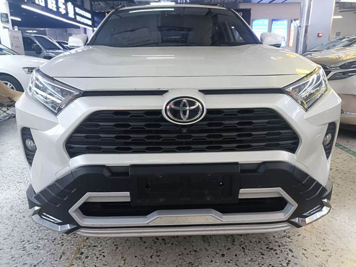 2022年1月豐田 RAV4榮放  2021款 2.0L CVT四驅風尚PLUS版