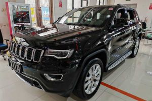 大切諾基 Jeep 3.0L 專業(yè)導(dǎo)航版