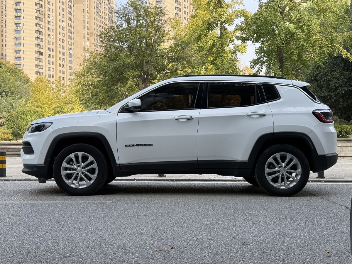 Jeep 指南者  2021款 220T 自動領(lǐng)先版圖片