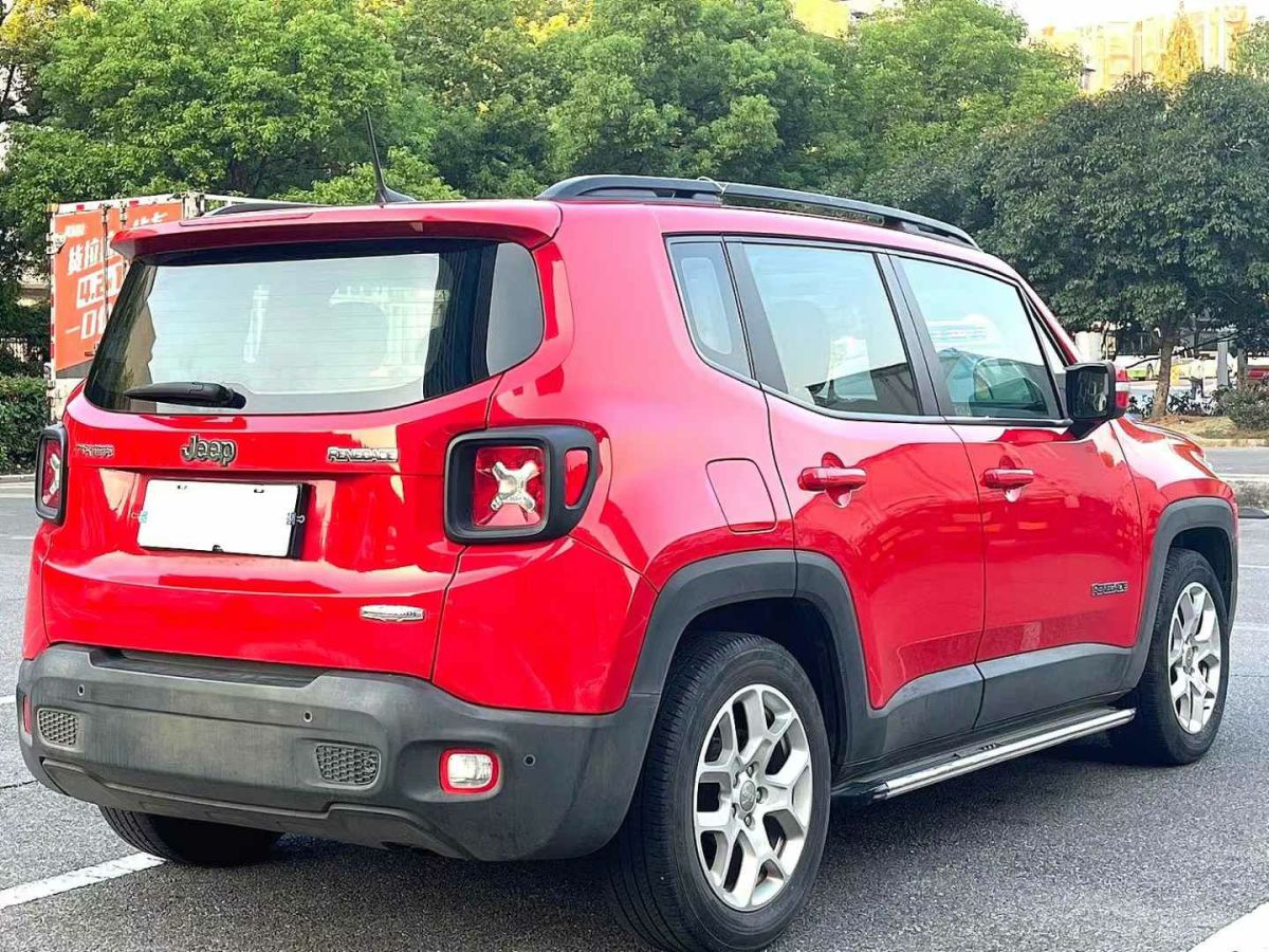 Jeep 自由俠  2019款 220T 自動四驅(qū)精英版圖片