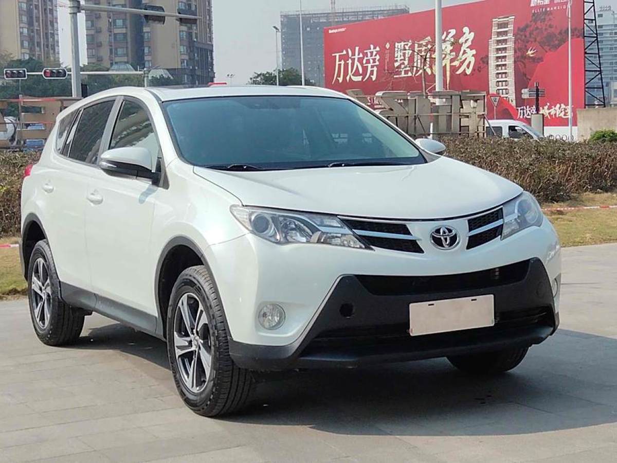 豐田 RAV4榮放  2015款 2.0L CVT兩驅(qū)風(fēng)尚版圖片