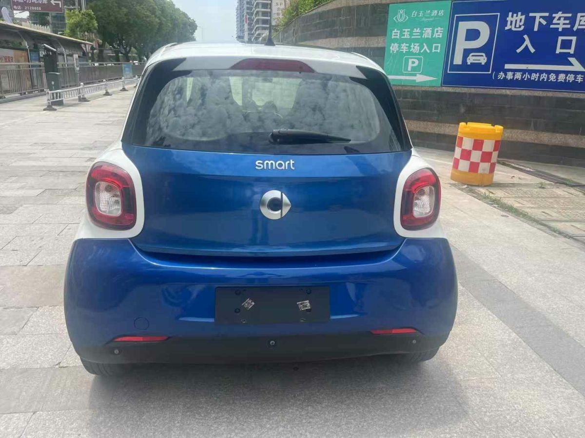 smart forfour  2017款 0.9T 66千瓦摯愛特別版圖片