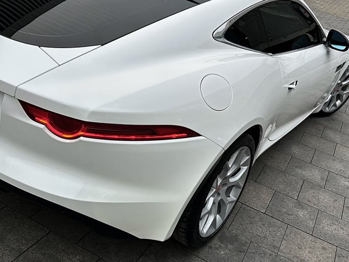 捷豹 F-TYPE  2016款 3.0T 硬頂版圖片