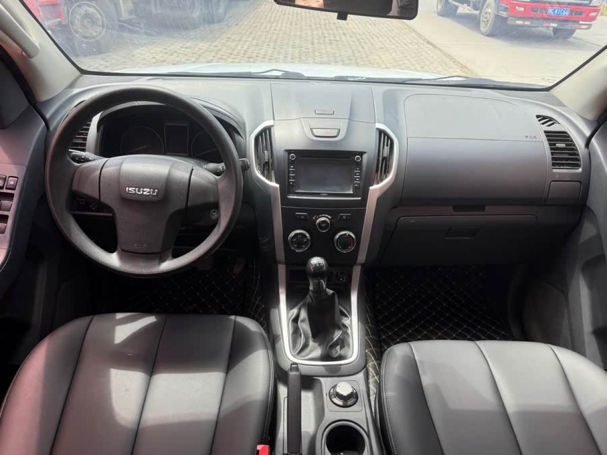 五十鈴 D-MAX  2015款 2.5T四驅(qū)手動(dòng)基本型4JK1圖片