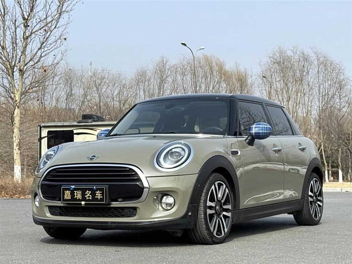 2019年4月MINI MINI  2018款 1.5T COOPER 經(jīng)典派 五門版