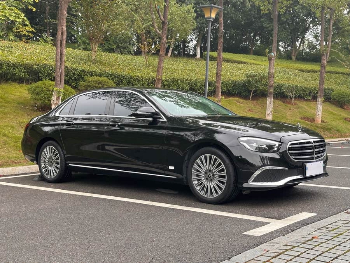 奔馳 奔馳E級  2023款 改款 E 300 L 時尚型圖片