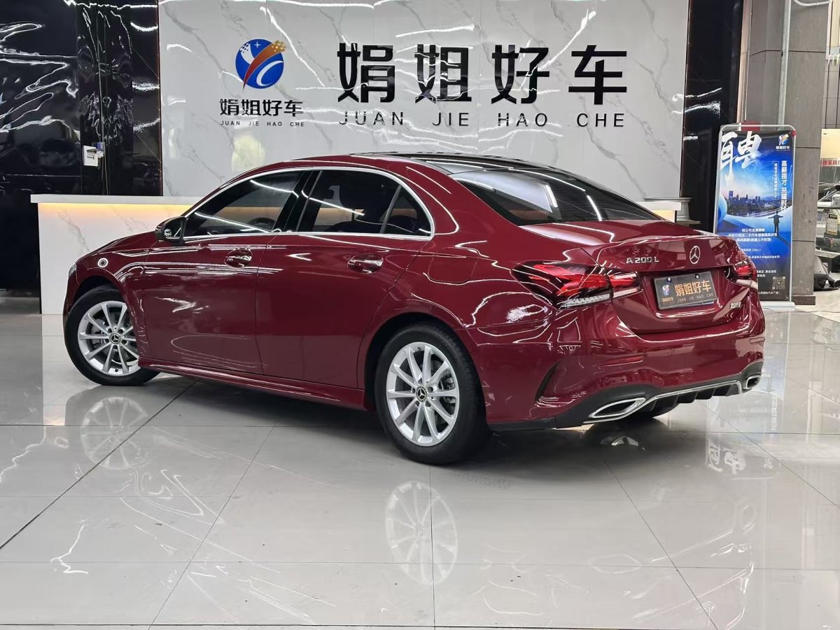 奔馳 奔馳A級  2020款 改款 A 200 L 運動轎車動感型圖片