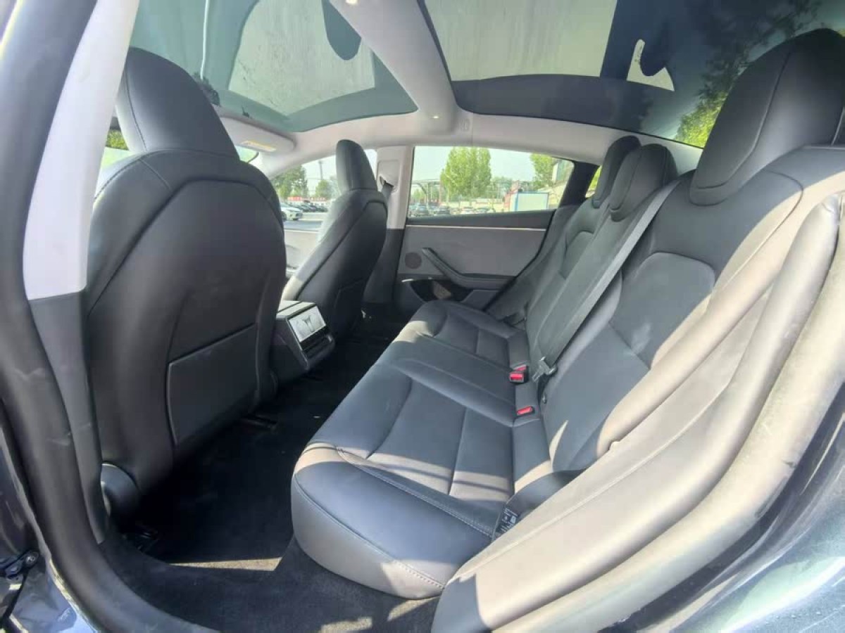特斯拉 Model 3  2025款 后輪驅(qū)動版圖片