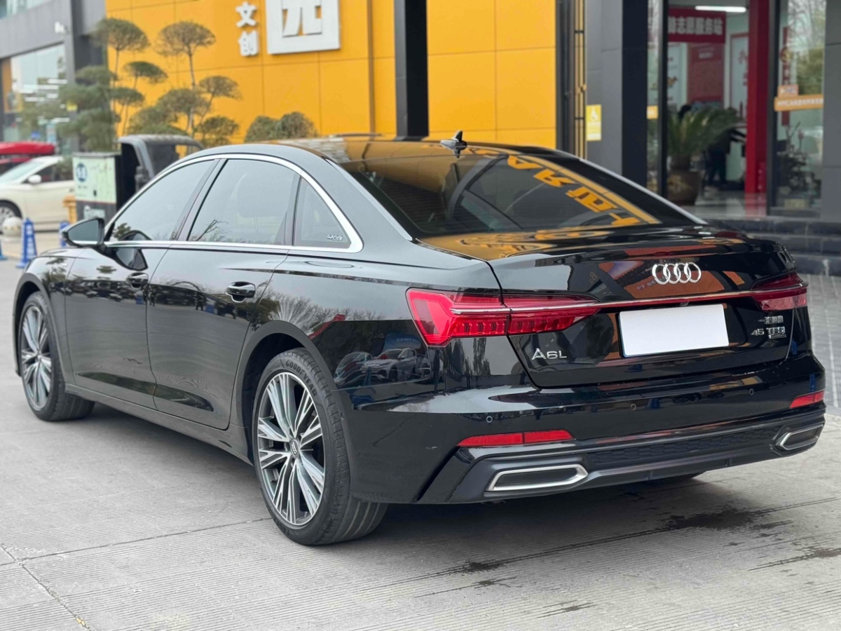 奧迪 奧迪A6L  2021款 45 TFSI quattro 臻選動(dòng)感型圖片