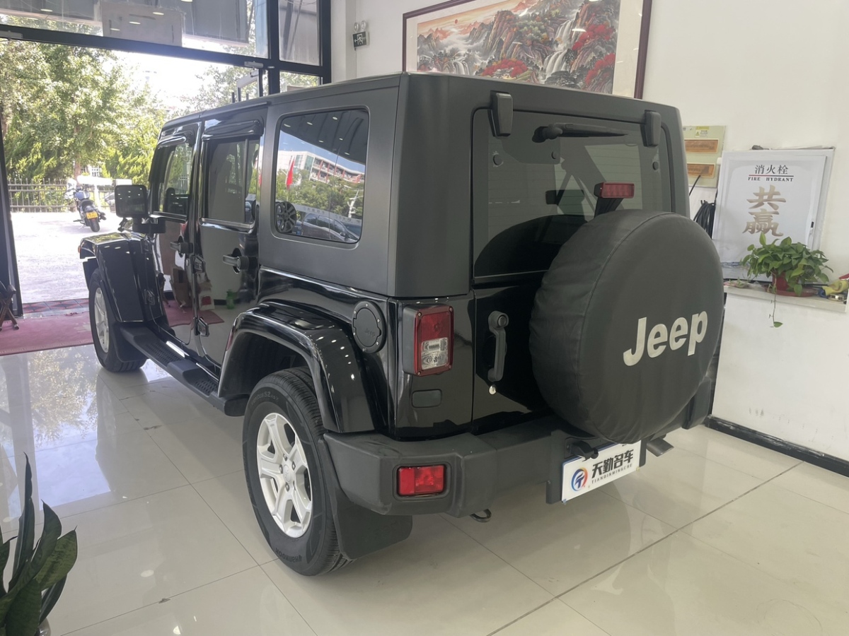 Jeep 牧馬人  2011款 3.8L Sahara 四門版圖片