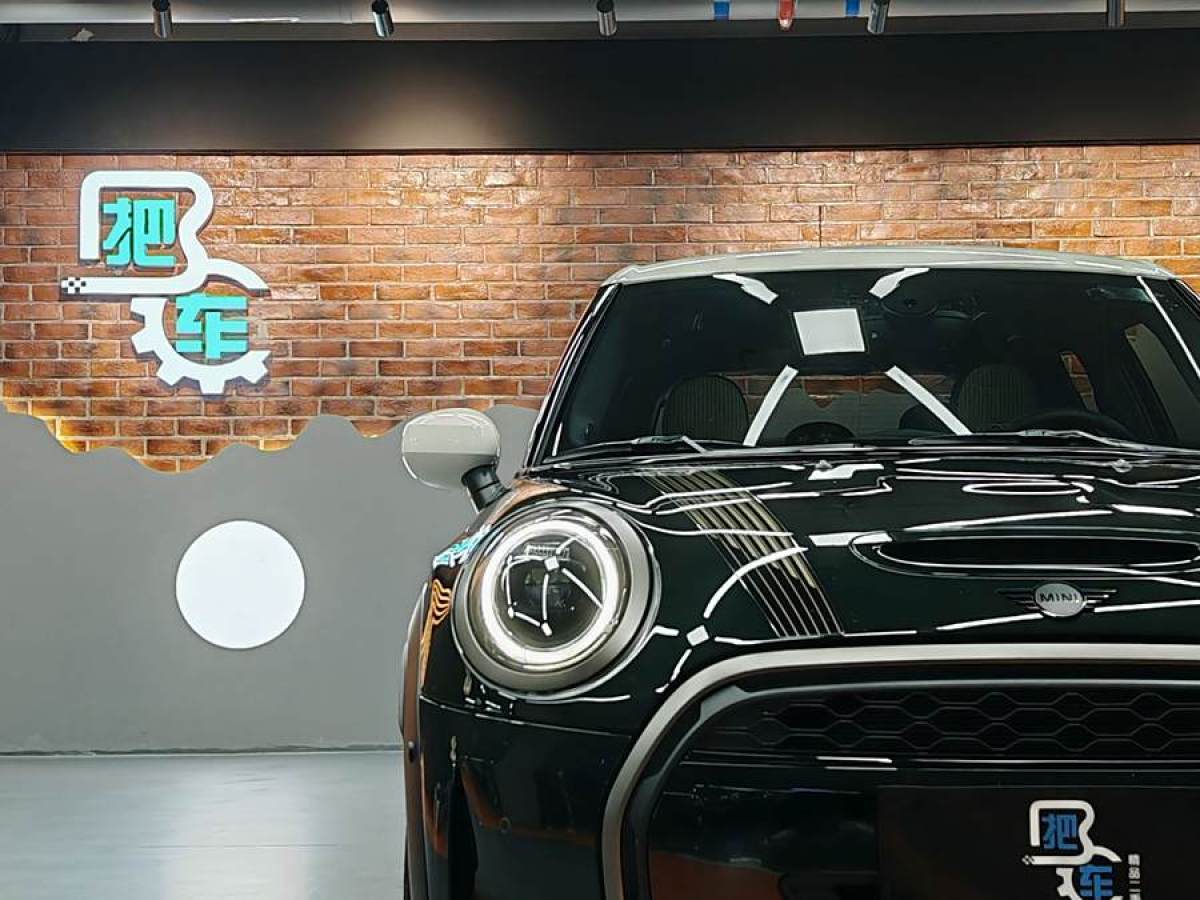 MINI MINI  2022款 2.0T COOPER S 執(zhí)迷特別版 五門版圖片