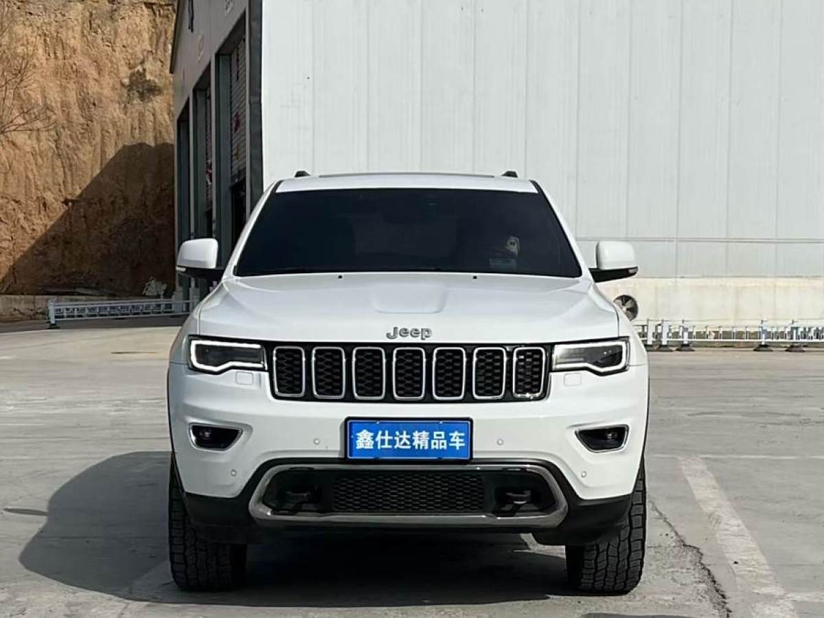 Jeep 大切諾基  2017款 3.6L 精英導(dǎo)航版圖片