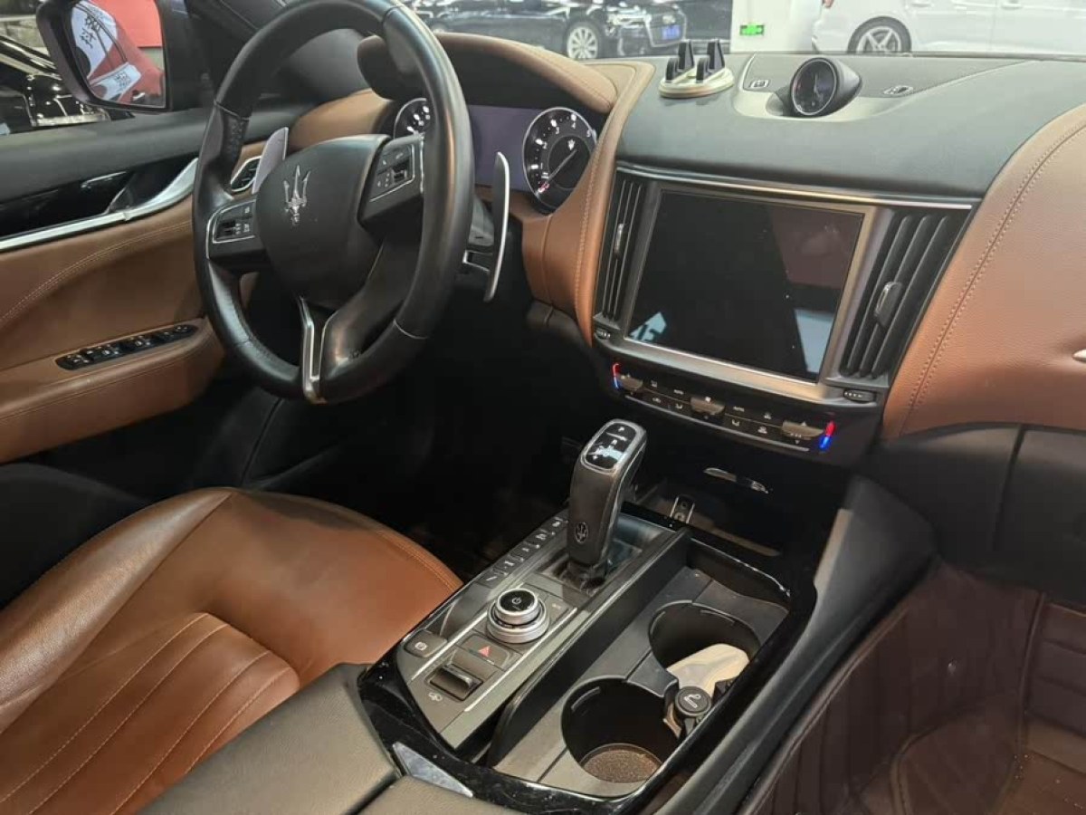 瑪莎拉蒂 Levante  2021款 3.0T 標(biāo)準(zhǔn)版圖片
