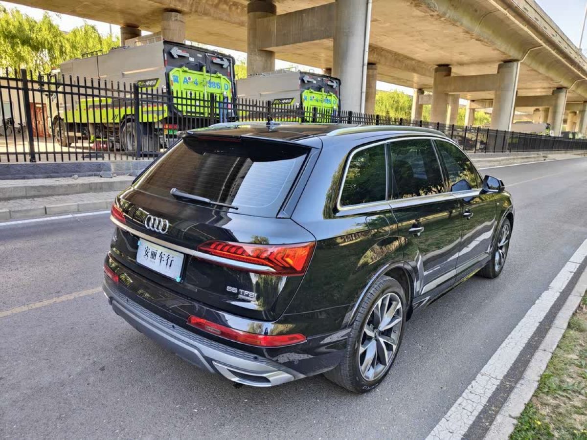 奧迪 奧迪Q7  2023款 55 TFSI quattro S line運(yùn)動(dòng)型圖片