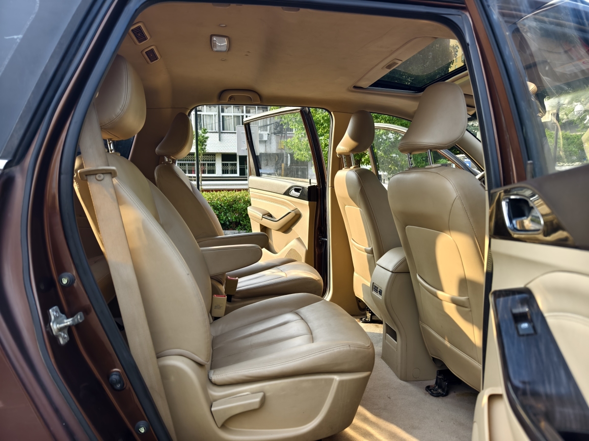 寶駿 730  2014款 1.5L 手動豪華型 7座圖片
