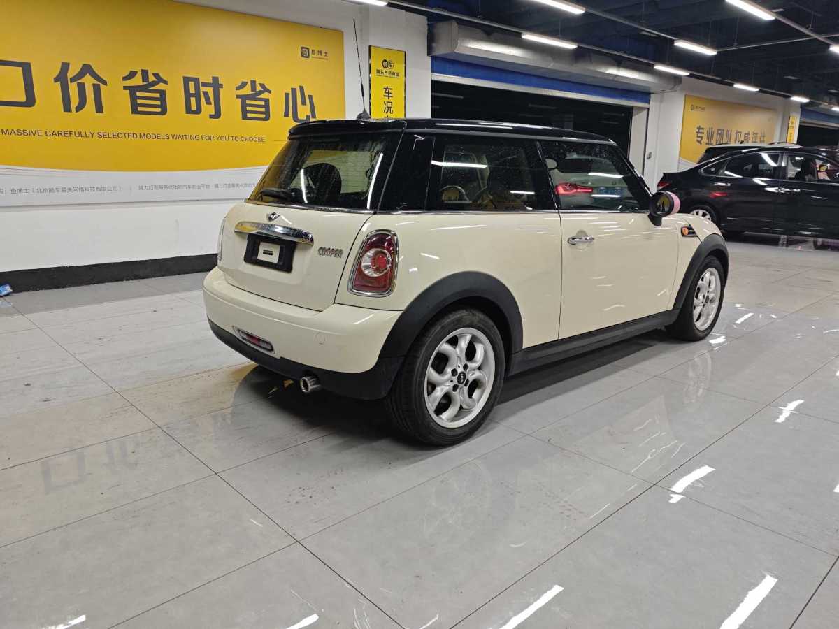 2012年4月MINI MINI  2012款 1.6L COOPER Baker Street