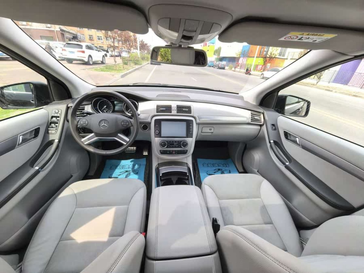奔馳 奔馳R級  2015款 R 320 4MATIC 豪華型圖片