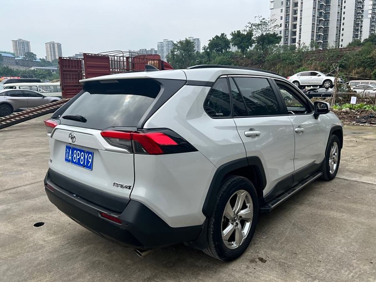 2021年3月豐田 RAV4榮放  2021款 2.0L CVT兩驅(qū)風(fēng)尚版