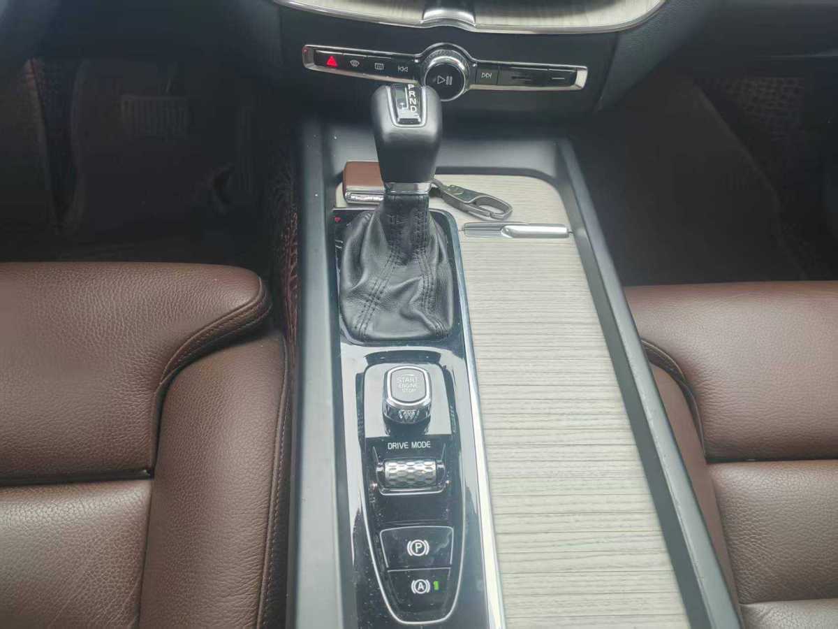 沃爾沃 XC60  2020款 T5 四驅(qū)智遠(yuǎn)豪華版圖片