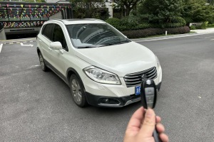 锋驭 铃木 1.6L CVT两驱精英型