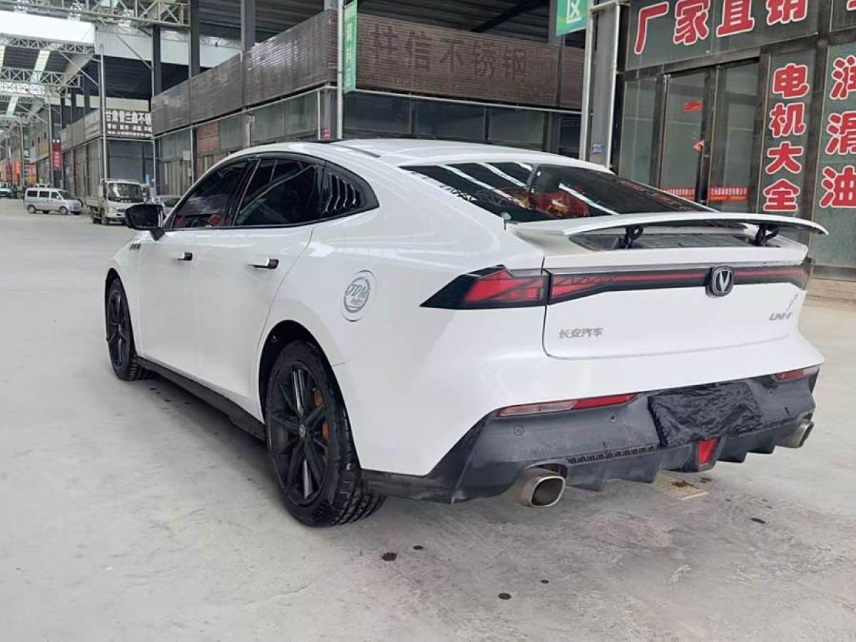 長(zhǎng)安 長(zhǎng)安UNI-V  2022款 1.5T 尊貴型圖片