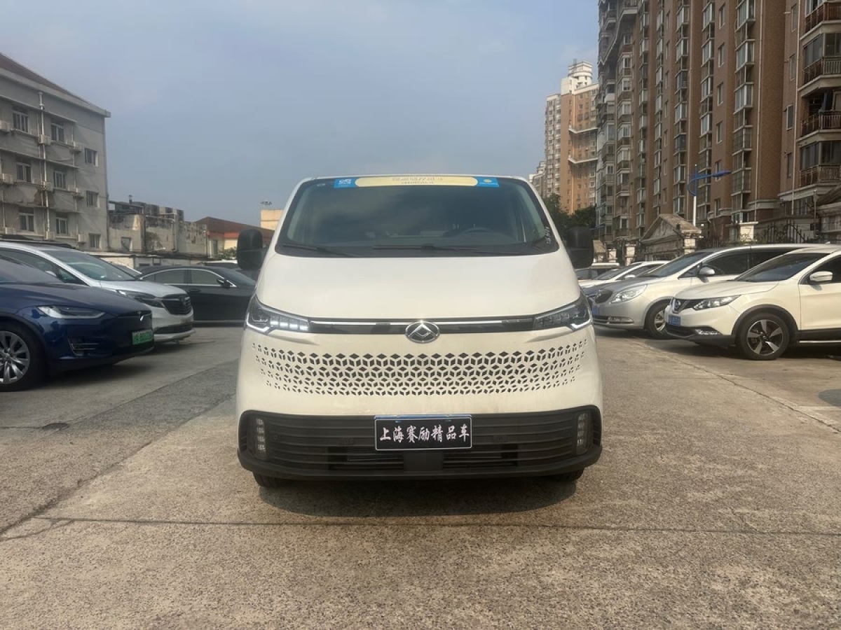 上汽大通 新途V70  2023款 2.0T 精英版 手動(dòng)短軸低頂 5/6座（125Ps）圖片