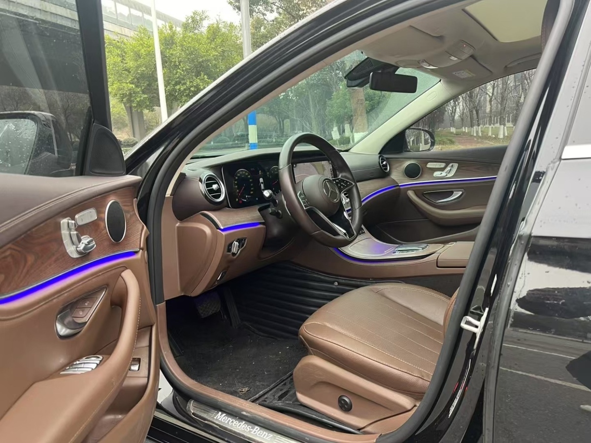 奔馳 奔馳E級(jí)  2023款 改款 E 300 L 時(shí)尚型圖片