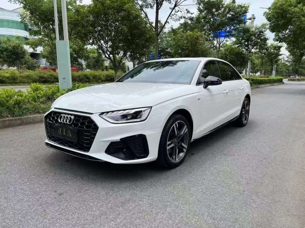 奥迪 奥迪A4L  2022款 40 TFSI 时尚致雅型