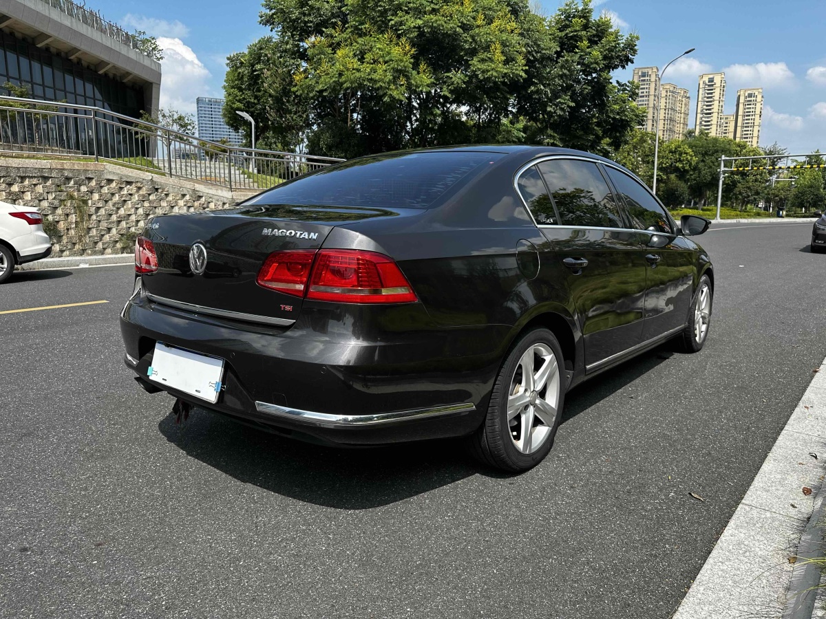 2014年1月大众 迈腾  2013款 2.0TSI 豪华型