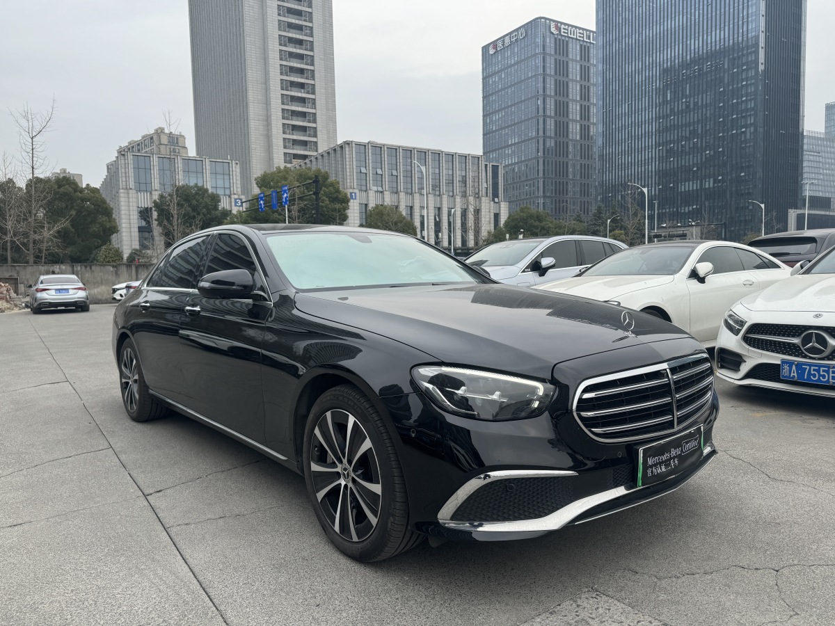 奔馳 奔馳E級(jí)新能源  2021款 E 350 e L 插電式混合動(dòng)力轎車(chē)圖片