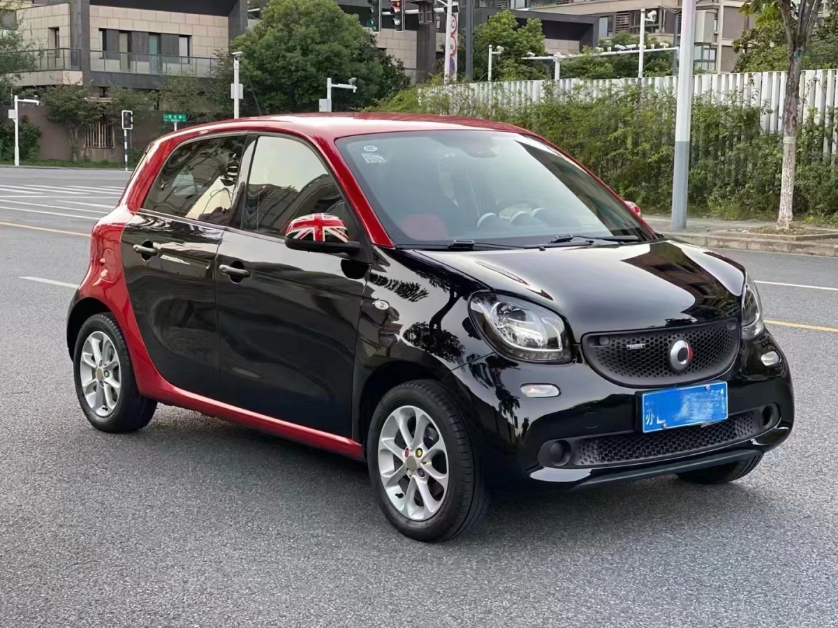 2018年2月smart forfour  2018款 1.0L 52千瓦靈動(dòng)版