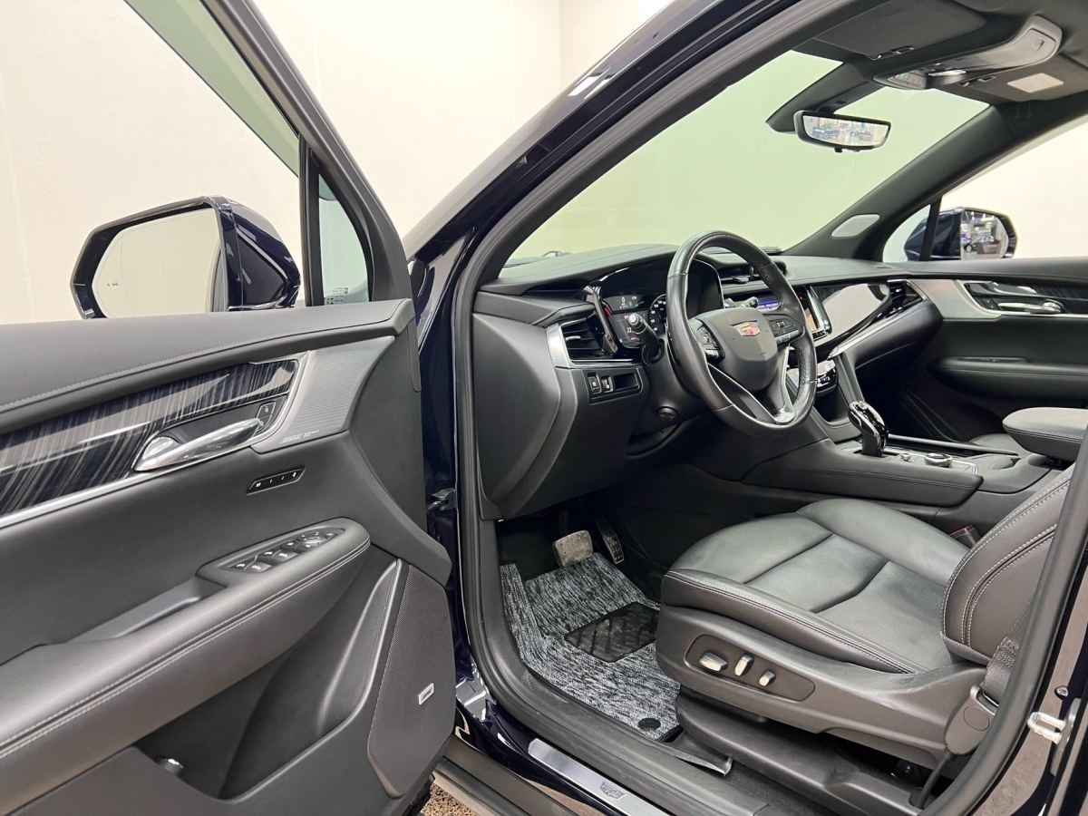 凱迪拉克 XT6  2022款 2.0T 七座四驅(qū)豪華型圖片