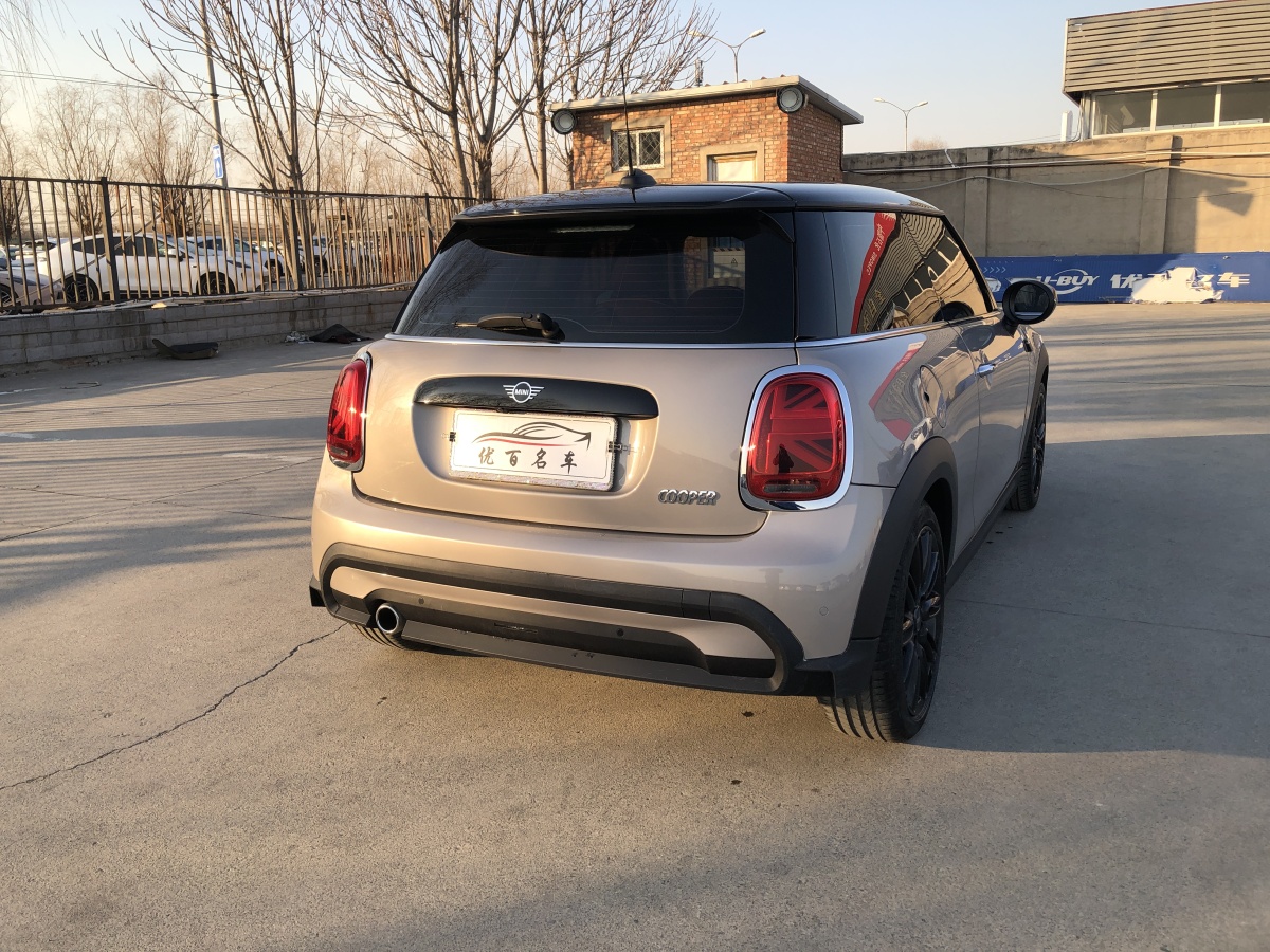 MINI MINI  2022款 改款 1.5T COOPER 藝術(shù)家圖片