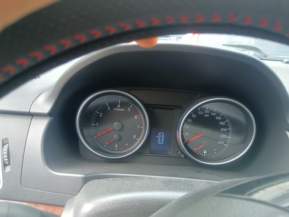 哈弗 H6  2014款 運動版 1.5T 手動兩驅(qū)精英型圖片