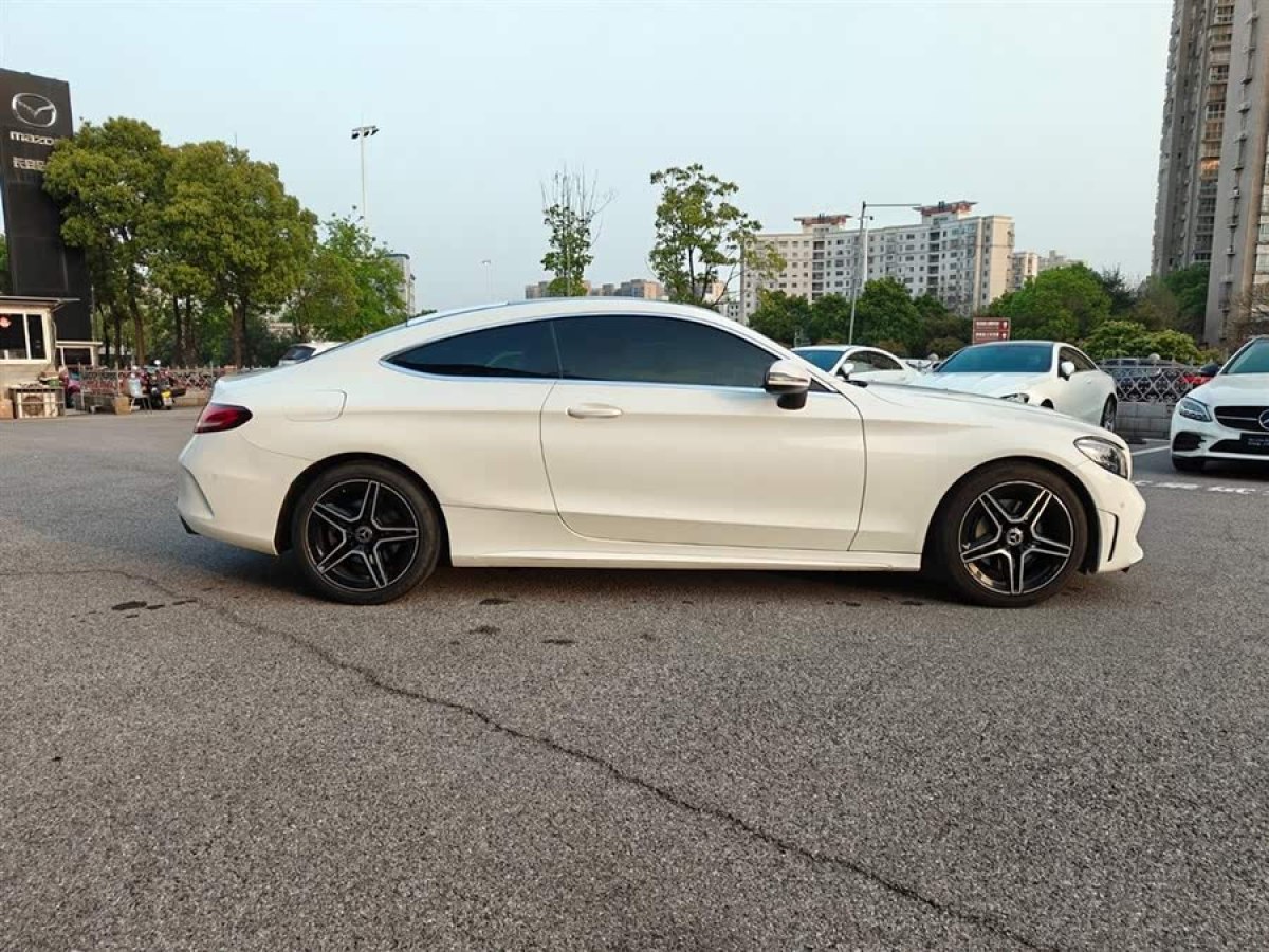 奔馳 奔馳C級(jí)  2019款 C 260 轎跑車(chē)圖片