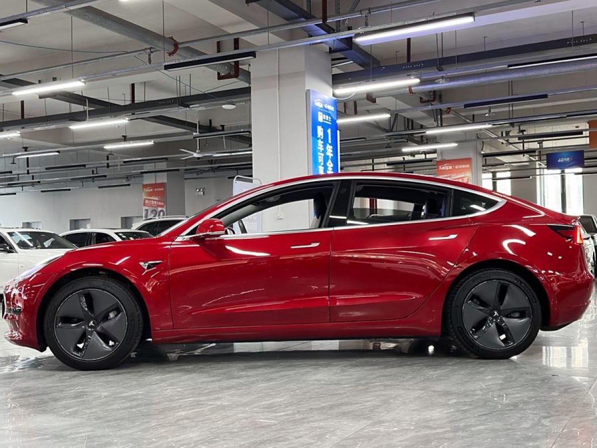 特斯拉 Model 3  2019款 標(biāo)準(zhǔn)續(xù)航后驅(qū)升級版圖片