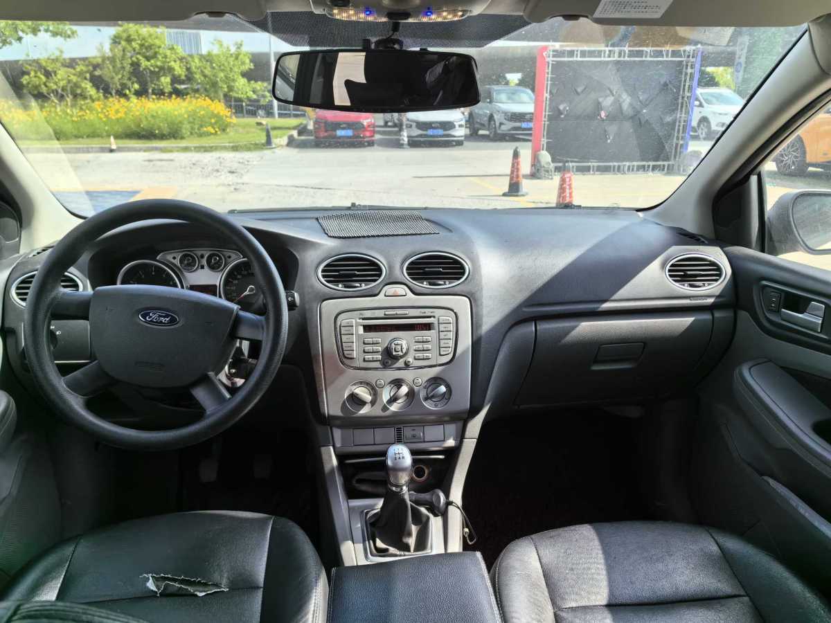 福特 福克斯  2011款 两厢 1.8L 手动舒适型图片