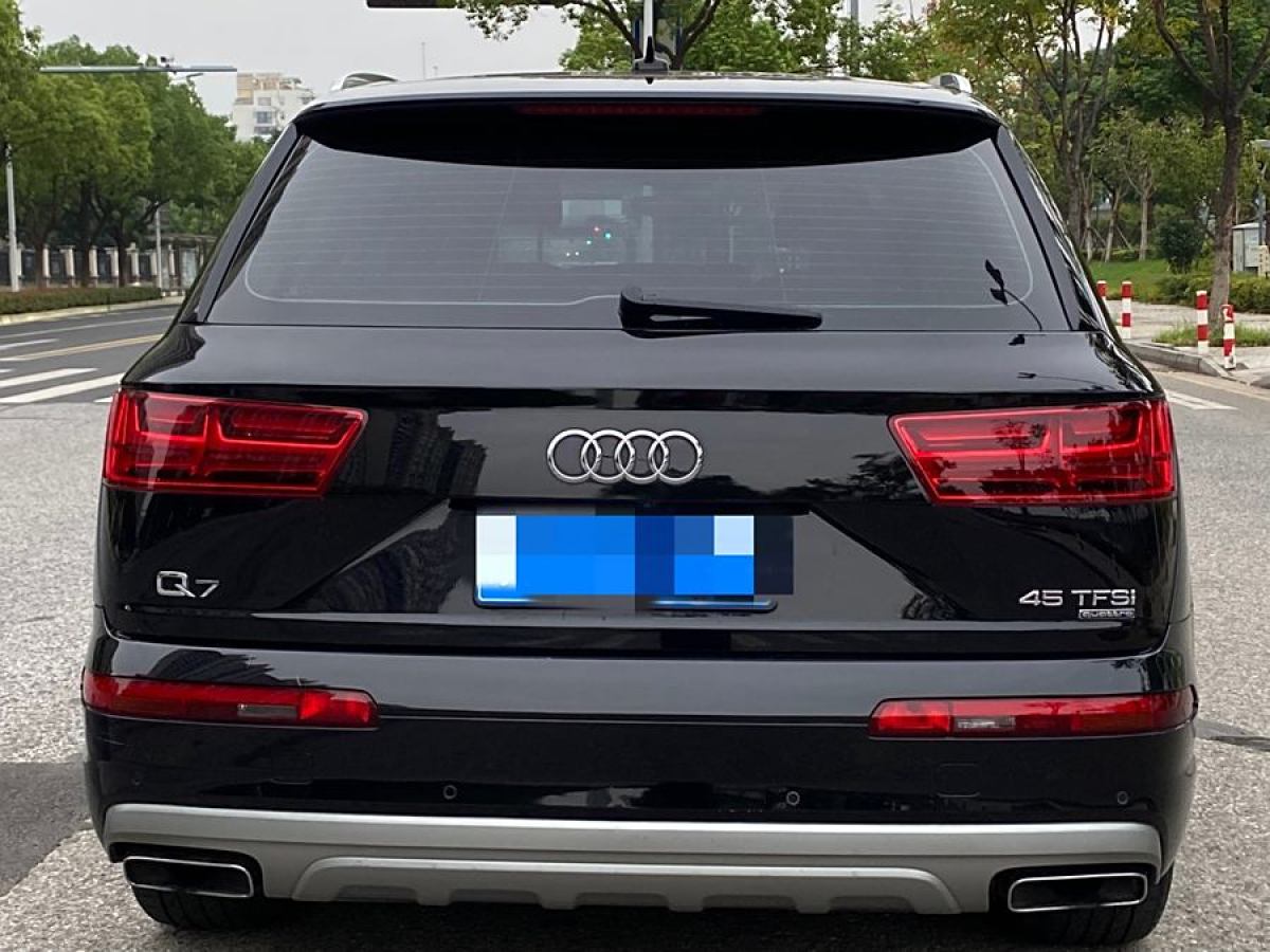 2018年4月奧迪 奧迪Q7  2018款 45 TFSI 技術(shù)型