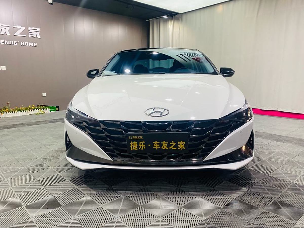 2022年6月現(xiàn)代 伊蘭特  2022款 1.5L CVT LUX尊貴版