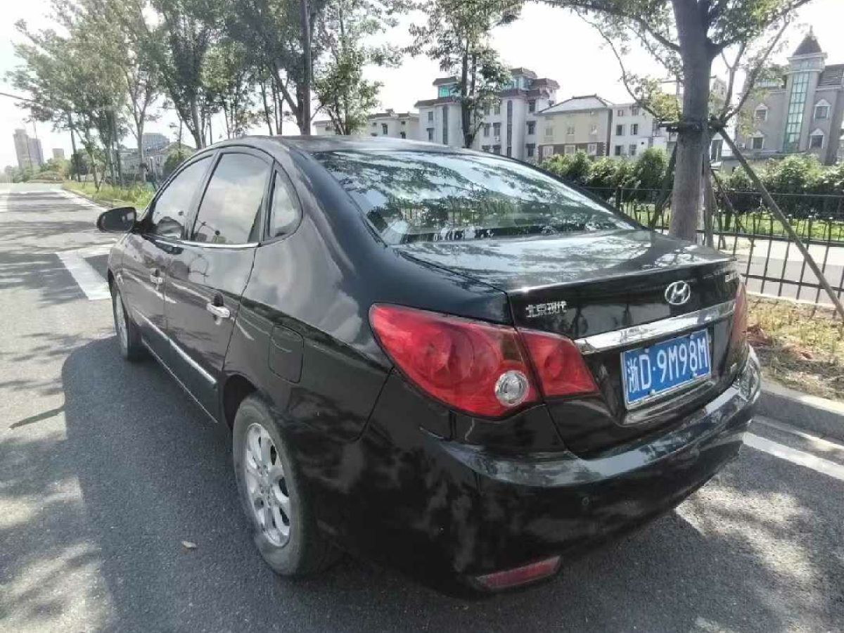 現(xiàn)代 悅動  2011款 1.6L 手動頂級型圖片